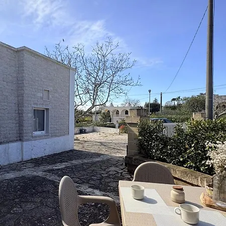 Linetta Villa *